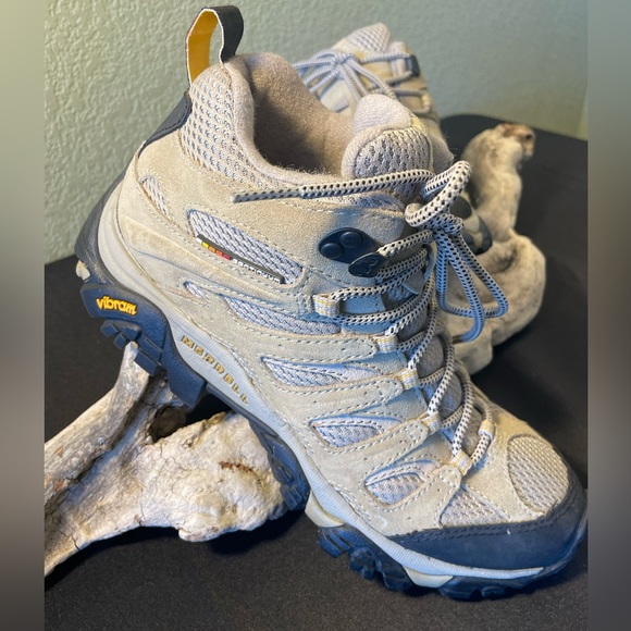 Merrell Women's Moab Ventilator Mid Boot Size 8 Lace Up Hiking Boots, worn once! - Picture 13 of 15